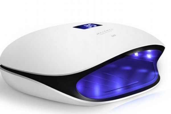 指甲油可以烤吗(免烤指甲油可以烤吗)