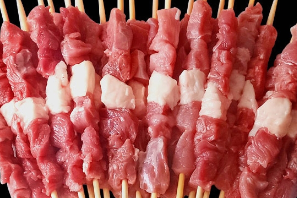 羊肉串的营养价值(羊肉串的营养价值及功效)
