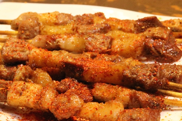 羊肉串腌制小绝招(羊肉串怎么腌制最好吃)