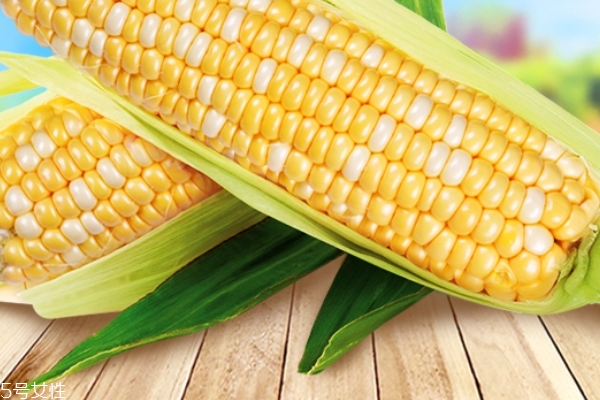玉米蒸还是煮好吃(水果玉米蒸还是煮好吃)