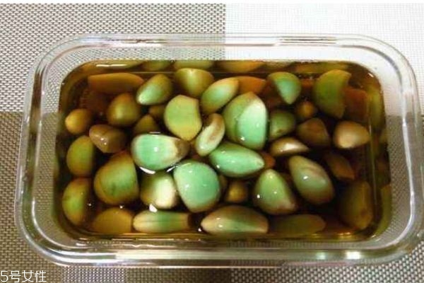 糖醋蒜的腌制方法(糖醋蒜的腌制方法家常做法)