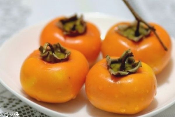 柿子不能空腹吃(柿子不能空腹吃的原因)