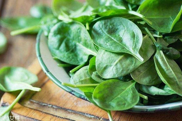 如何去除菠菜中的草酸(如何去除菠菜中的草酸 保留叶酸)