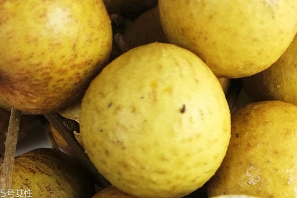 龙眼上火吗(龙眼上火吗 龙眼吃多了会怎么样)