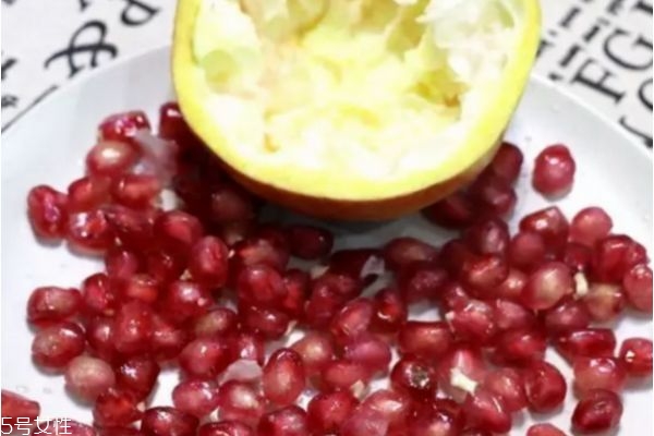 吃石榴的注意事项(吃石榴的注意事项)
