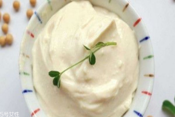 沙拉酱怎么吃才好吃(沙拉酱做法配方) 沙拉酱怎么吃才好吃(沙拉酱做法配方)