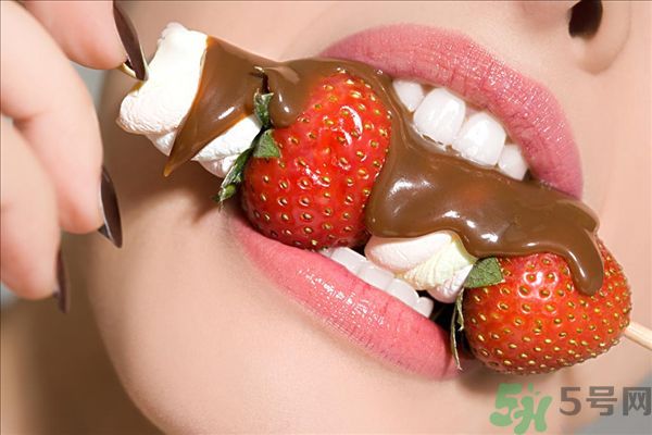 嘴唇饮食建议(对嘴唇好的食物)