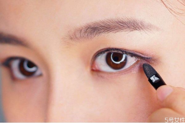 淡妆步骤的先后顺序是什么(普通淡妆的顺序)