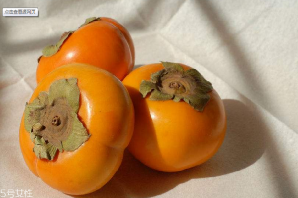 吃柿子要注意以下几点(柿子吃的时候要注意什么)