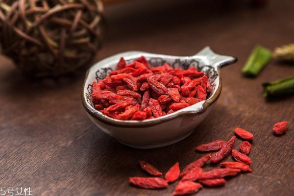 冬季养生注意事项(老年人冬季养生注意事项)