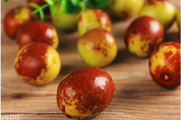 冬枣可以放冰箱里吗(冬枣可以放冰箱里吗?)