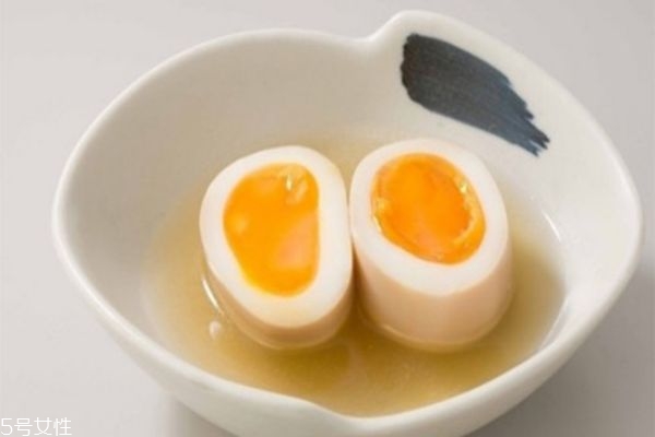 孕妇吃鸡蛋的禁忌(孕妇不能吃鸡蛋)