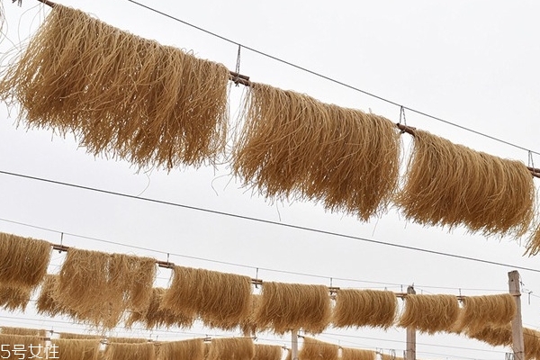 红薯粉丝怎么做的(红薯粉条的做法大全)