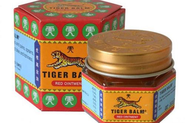 虎标万金油红瓶和白瓶的作用(虎标万金油红色和白色的区别)