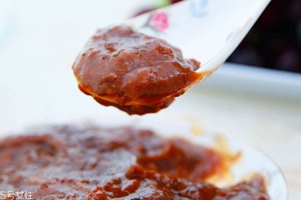 黄豆酱食用注意(黄豆酱的食用方法) 黄豆酱食用注意(黄豆酱的食用方法)