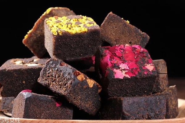 黑糖和焦糖有什么区别(黑糖和焦糖有什么区别?) 黑糖和焦糖有什么区别(黑糖和焦糖有什么区别?)