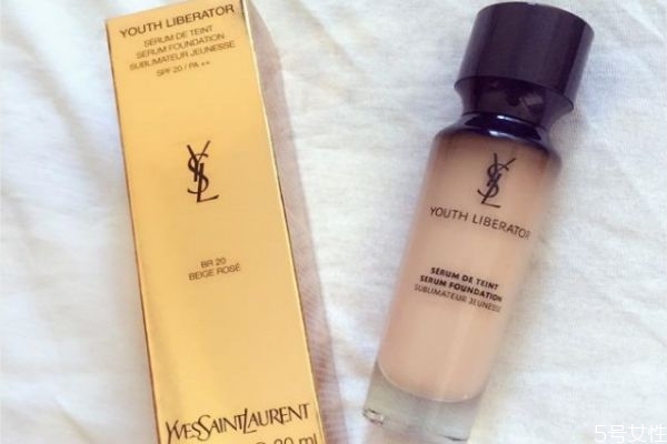 适合干敏皮的粉底液(干敏皮适合的粉底液)