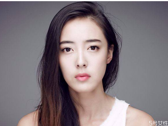 淡妆脸如何化妆(淡妆脸怎么化妆) 淡妆脸如何化妆(淡妆脸怎么化妆)