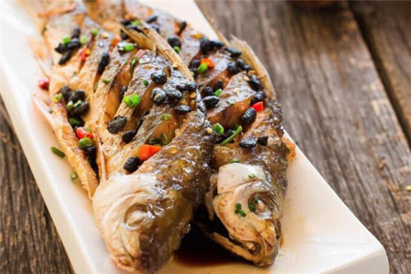 如何画眼妆显得温柔(如何画眼妆显得温柔)