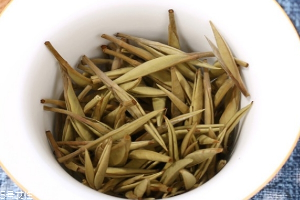 白毫银针采制方法(白毫银针头采)