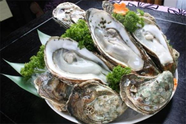 遮瑕和防晒霜哪个先用(是先隔离还是先防晒)