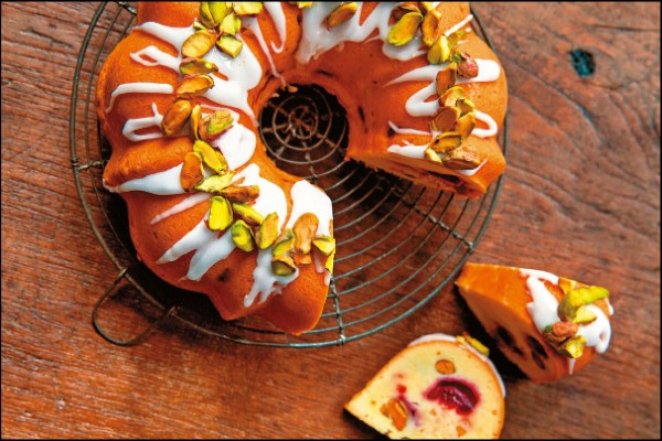 奶油甜点|开心果蔓越莓特浓蛋糕(奶油水果蛋糕) 奶油甜点|开心果蔓越莓特浓蛋糕(奶油水果蛋糕)