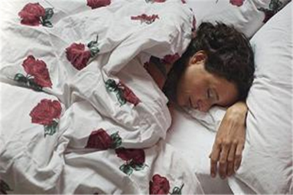 失眠的表现(失眠的表现有哪些)