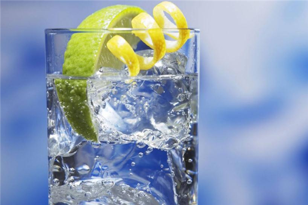 苏打水喝多了的危害(苏打水喝多了的危害)