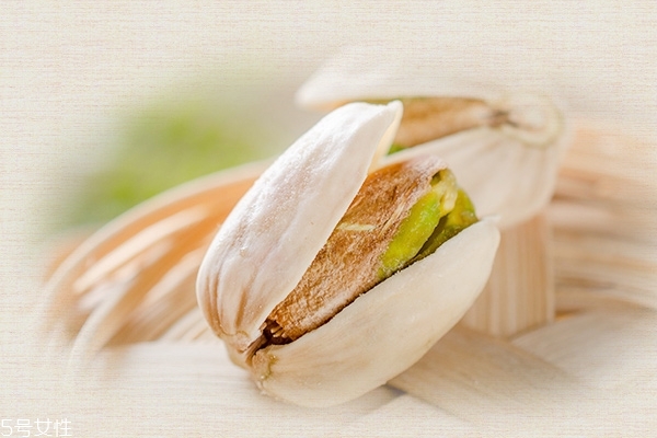 土豆为什么能去眼袋(为什么土豆可以去眼袋)