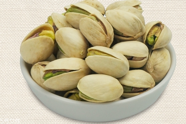 蒲公英泡水的好处(蒲公英根泡水有什么好处)