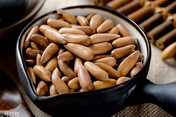 松子开口好还是不开口好(松子开口好还是不开口好)