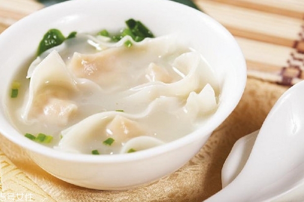 馄饨的做法(馄饨的做法以及配料)