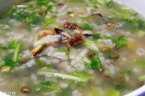 做三文鱼豆腐汤的技巧(三文鱼豆腐汤窍门)