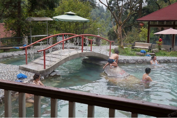 什么人不适合泡温泉(请问什么人不适合泡温泉) 什么人不适合泡温泉(请问什么人不适合泡温泉)