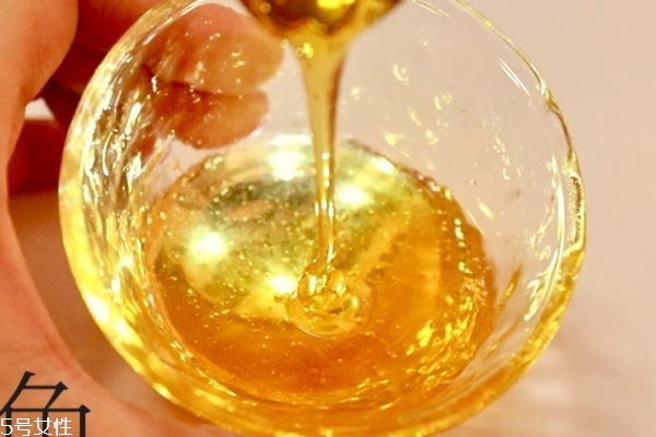 蜂蜜的成分(蜂蜜里面都含有什么成分) 蜂蜜的成分(蜂蜜里面都含有什么成分)