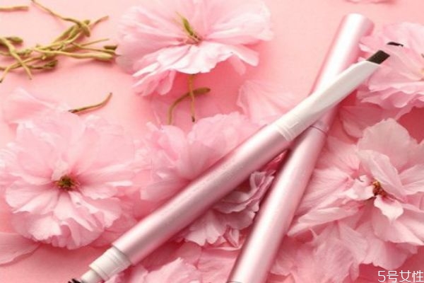 花西子眉笔成分安全吗(花西子眉笔成分安全吗)
