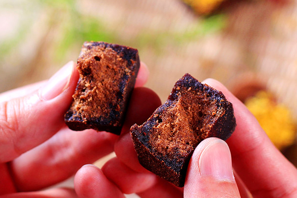 红糖怎么挑选(红糖如何挑选正宗的)