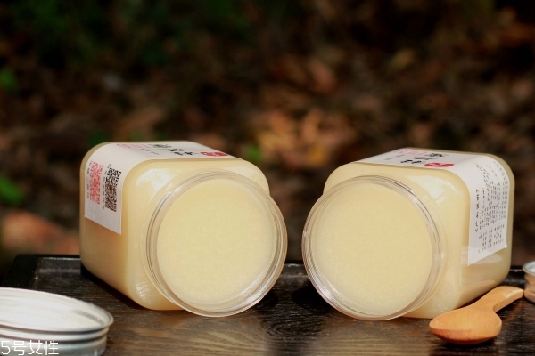 蜂蜜夏天也会结晶吗(蜂蜜夏天也会结晶吗)