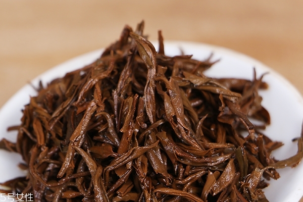 娃哈哈冰红茶和康师傅冰红茶有什么不同(康师傅冰红茶和统一冰红茶的区别) 娃哈哈冰红茶和康师傅冰红茶有什么不同(康师傅冰红茶和统一冰红茶的区别)