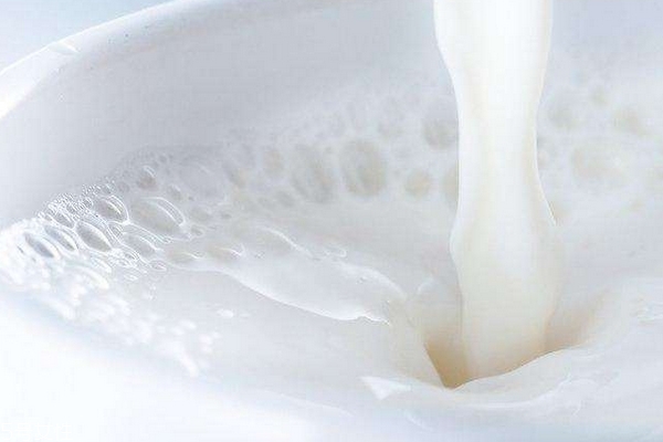 常喝牛奶容易致前列腺癌(常喝牛奶容易致前列腺癌)