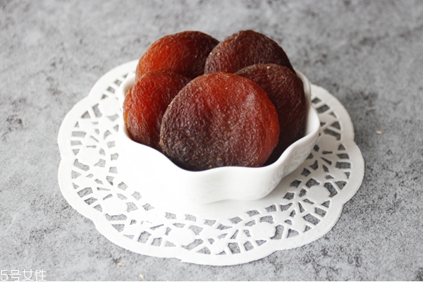 新疆杏干怎么吃(新疆杏干怎么吃)