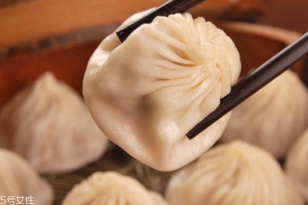 汤包小知识(汤包的正确吃法)