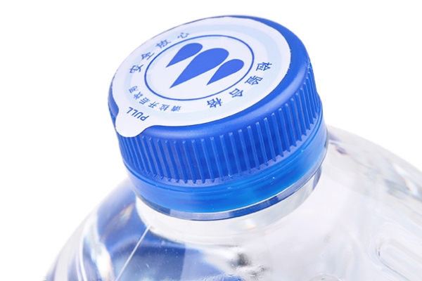 什么样的天然矿泉水好(矿泉水和天然水哪个好)