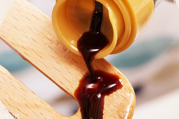 酱油该怎样保存才好(酱油如何保存) 酱油该怎样保存才好(酱油如何保存)