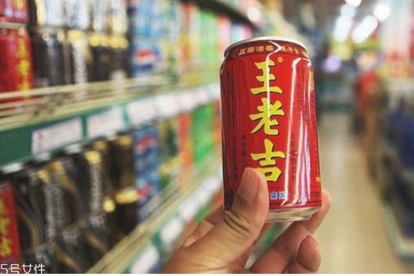 孕妇能喝罐装凉茶吗(孕妇为什么不能喝凉茶)