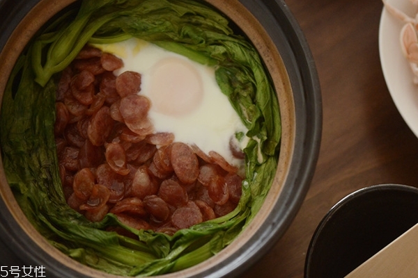 香肠营养成分(香肠营养成分表100克)