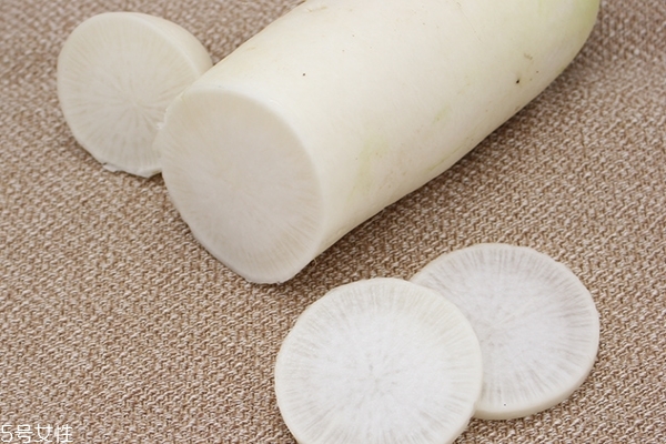 胡白萝卜忌同吃(胡萝卜白萝卜不能同吃)