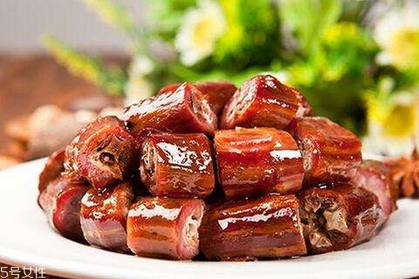 减肥的人可以吃鸭脖子吗(减肥的人可以吃鸭脖子吗)