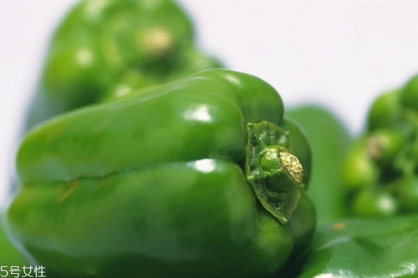 辨别青尖椒辣不辣的妙招(青尖椒怎么处理不辣) 辨别青尖椒辣不辣的妙招(青尖椒怎么处理不辣)