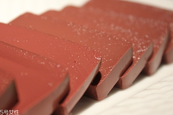 鸭血的营养价值(鸭血的营养价值及功效和作用) 鸭血的营养价值(鸭血的营养价值及功效和作用)